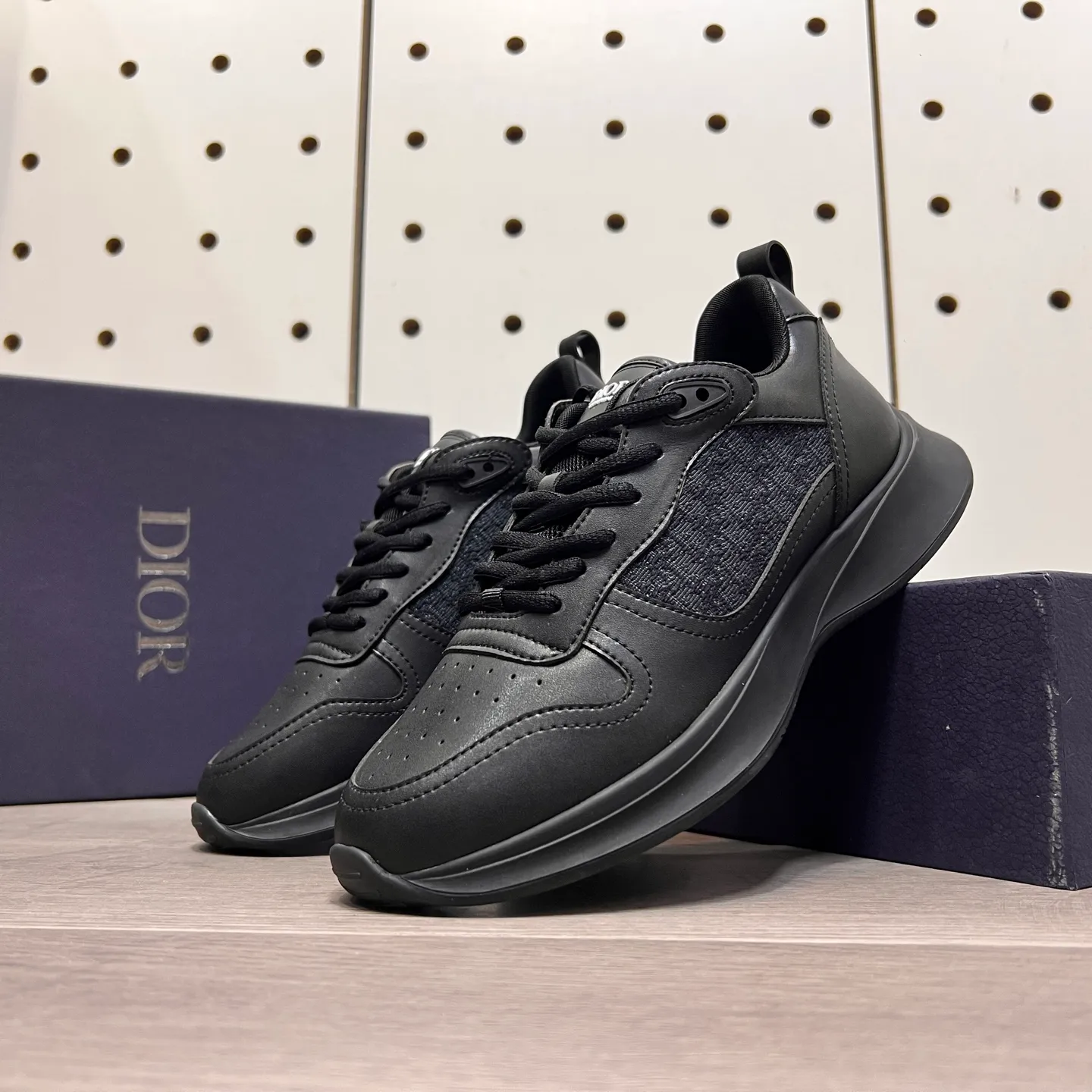 Men's Men's Shoes 💰: 400💰《Dior》The latest and most popular casual shoes, top brand [seduce] luxury~purchase, top~quality. [Strong] The upper is made of imported breathable cowhide with material ➕ breathable sheepskin feet (•) and fine workmanship. Original stylish and stylish soft rubber wear-resistant foreskin outsole, light and comfortable on the foot, size: 38-44, (customized 45, 46), five colors available